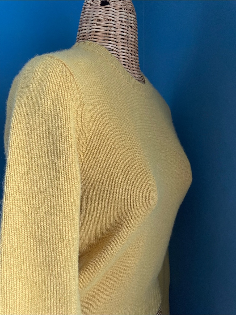 Tory Sport 100% Cashmere Crew Neck Sweater Mustard Yellow Logo Size XS - Picture 12 of 14
